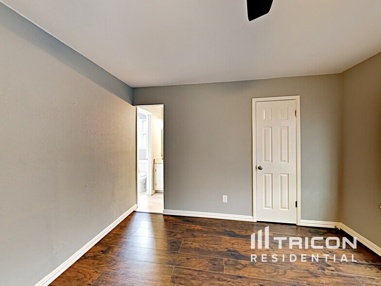 Building Photo - 7300 Echo Hill Dr