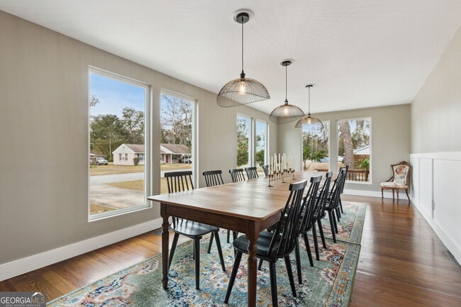 Building Photo - 208 Bishop Cir