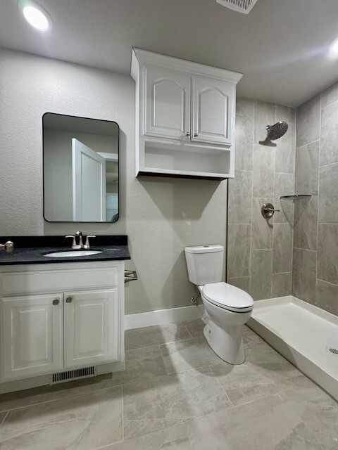 Building Photo - 1208 W Lazy L St