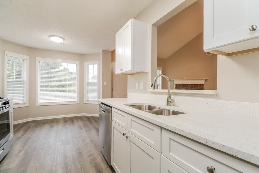 Building Photo - 1204 Genelle Ct