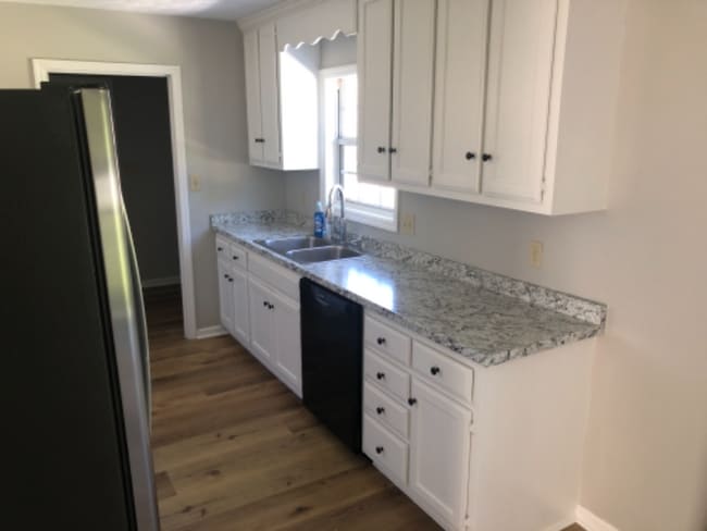 Building Photo - 524 Autumndale Dr