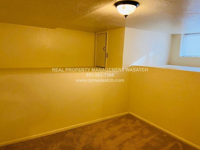 Building Photo - December Rent FREE!!! Charming 2-Bedroom D...