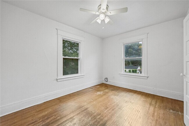 Building Photo - 98 Ackerman St