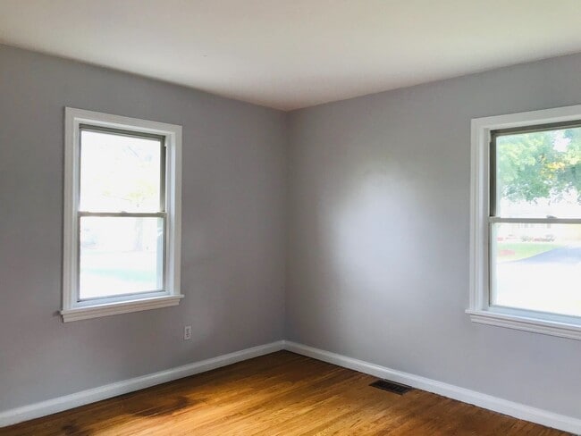 Building Photo - HOUSE CLOSE TO EVRYTHING YOU NEED.THIS HOME IS A MUST SEE!!!