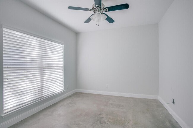 Building Photo - 2704 Gordon Ave