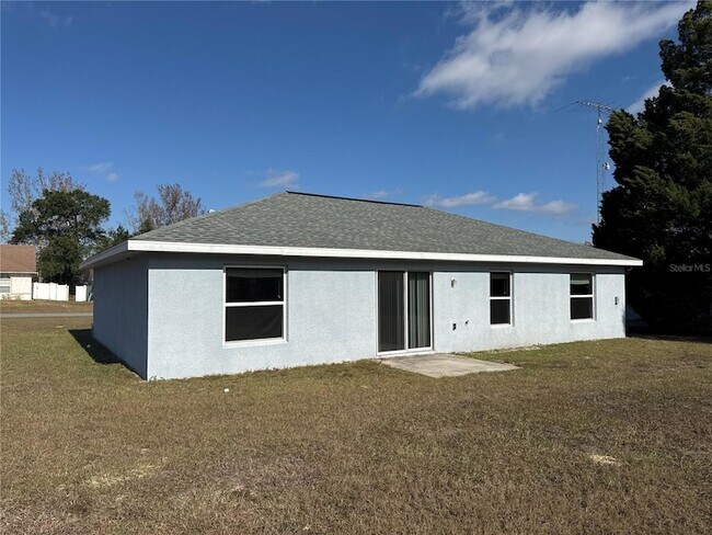 Building Photo - 4000 SW 139th St Rd