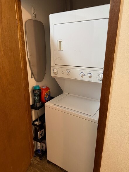 Building Photo - 421 5th St NW