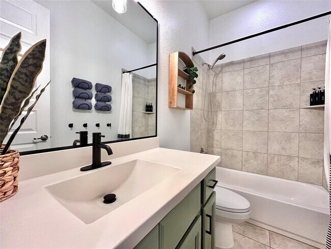 Building Photo - 7001 Etna Way