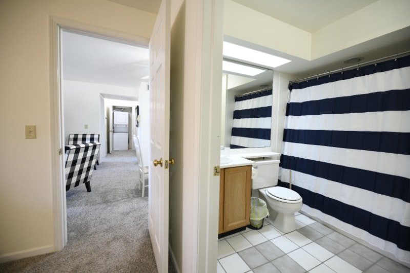 Building Photo - 1335 Summit Ave