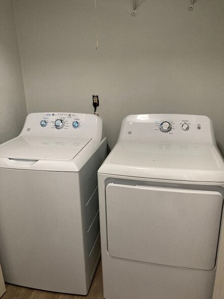 In unit washer & dryer - 171 Parkbrook Cir