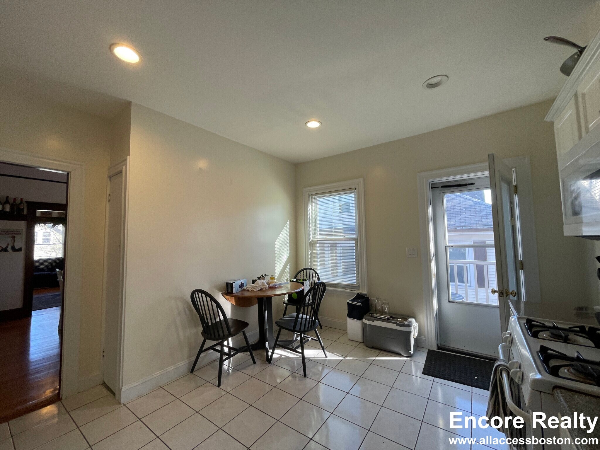 Building Photo - 56 Hobson St