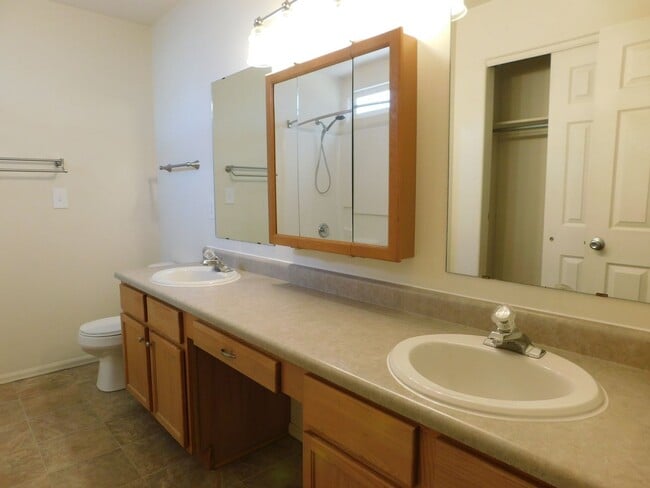 Building Photo - Quiet Neighborhood!