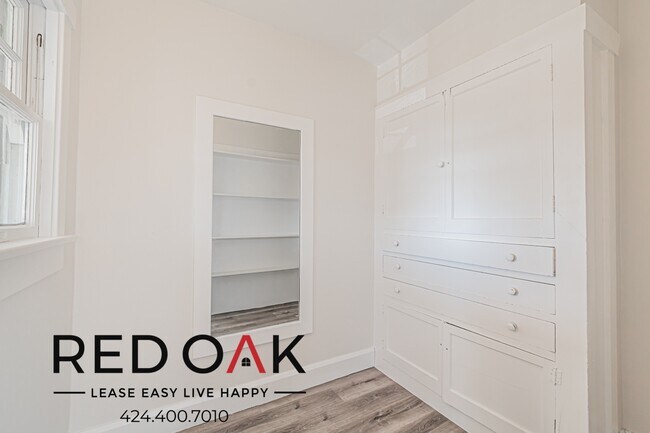 Building Photo - 4626 Wall St