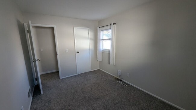 Building Photo - 1750 W 54th St