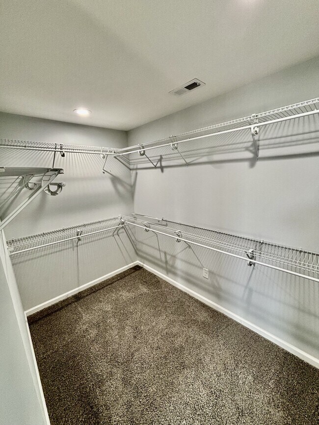 Building Photo - 104 Ida Marie Dr