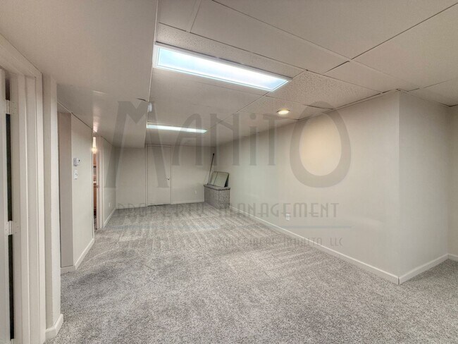 Building Photo - Bright & Open Country Homes Rancher