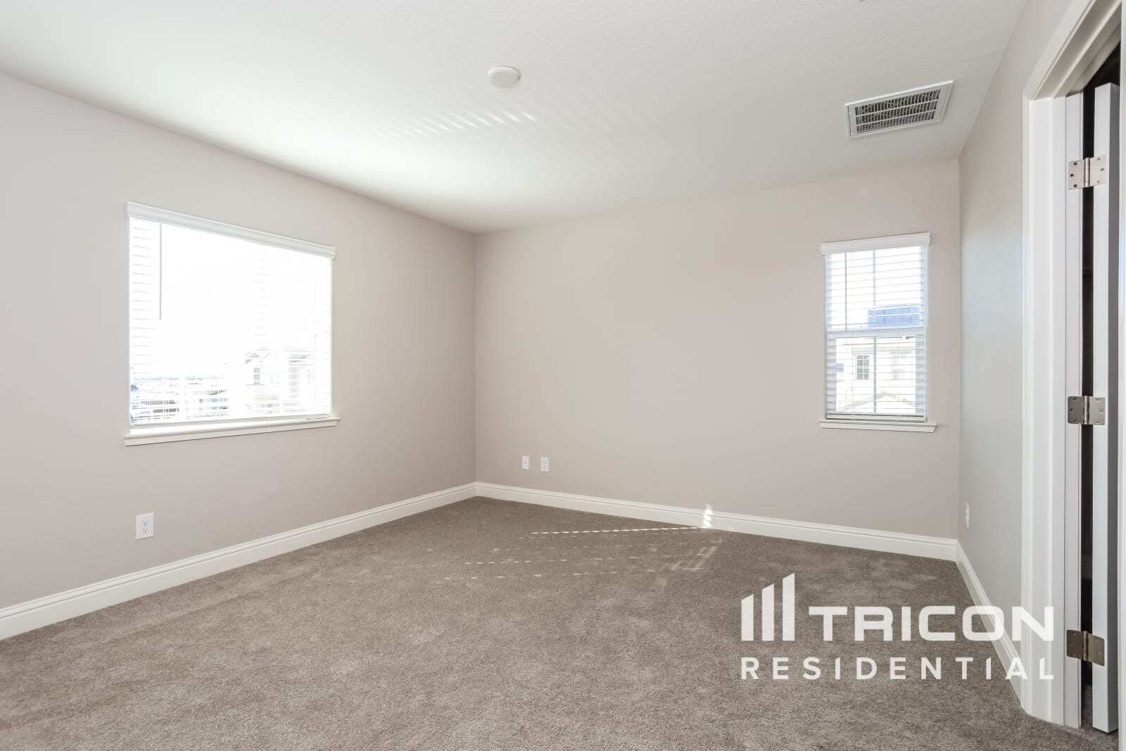 Building Photo - 2657 River Rd Ln