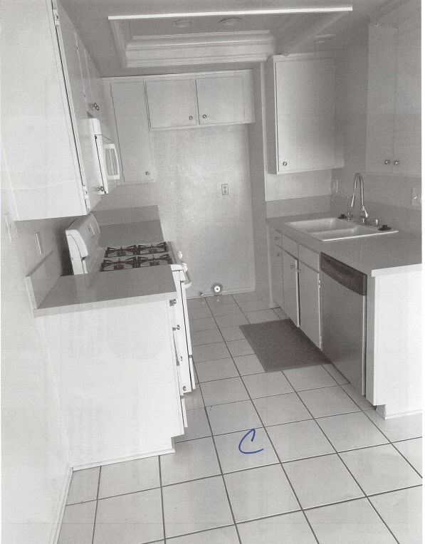 Building Photo - 17082 Lynn Ln