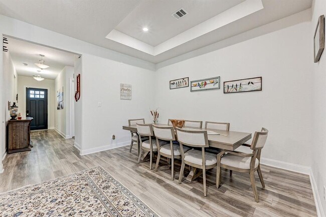 Building Photo - 4221 Davis Oak Dr