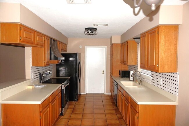 Building Photo - 3718 Glade Forest Dr