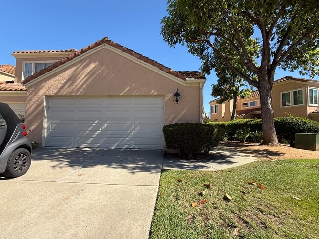 Building Photo - 2110 Northshore Dr