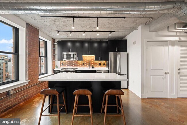 Building Photo - 916 G St NW