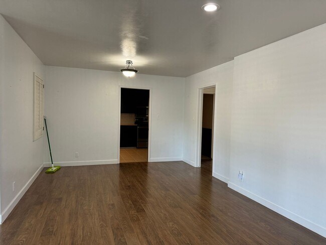 Building Photo - Solar Savings 3 bedroom - 2 bathroom FOR RENT