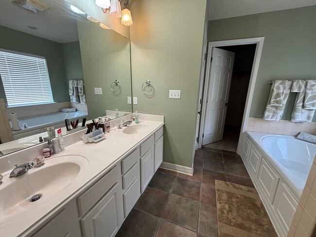 Building Photo - SAVANNAH PLACE SUBDIVISION NEAR BARKSDALE AIR FORCE BASE