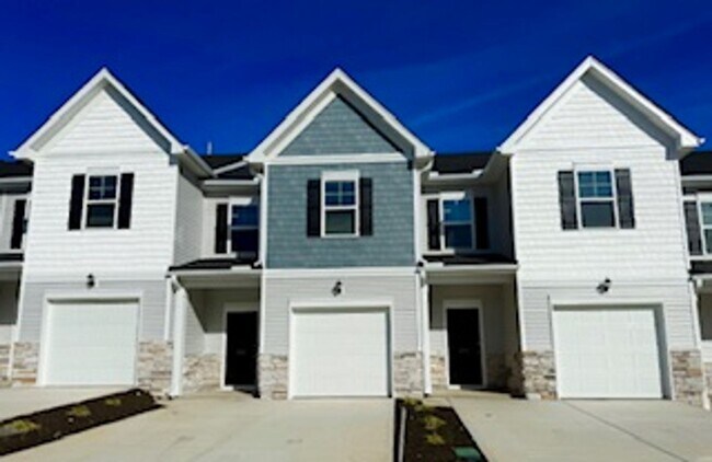 Building Photo - TOWNHOMES ACROSS FROM LAKE CAROLINA
