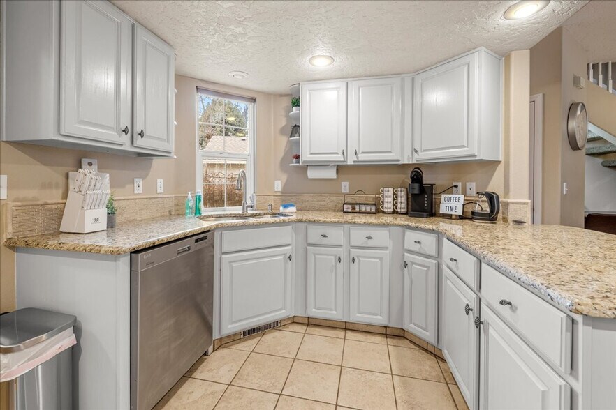 Building Photo - 7838 W Holt Ct