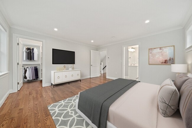 Building Photo - 15 Lakeview Ave