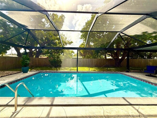 Building Photo - 6758 S Lockwood Ridge Rd