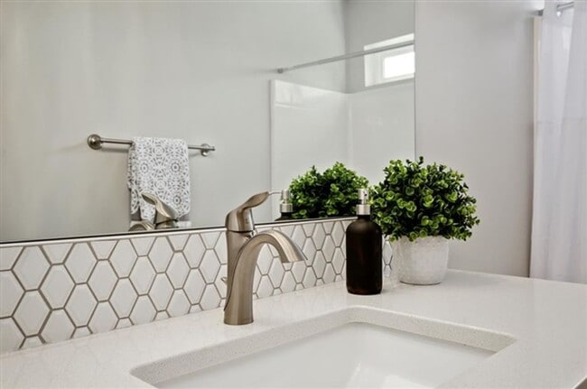 Building Photo - BRAND NEW HOME!!  4 Bedrooms, 3 Baths, Large Open Floor Plan!  Perfect Location, Must See!