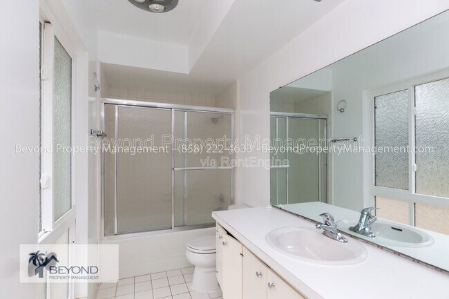 Building Photo - 6536 Avenida Manana