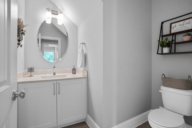 Building Photo - Stunning 4 bedroom 2.5 bath home located in Hampstead Wyndwater Community