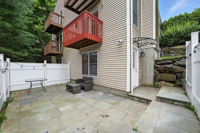 Building Photo - 55 Rodwell Ave