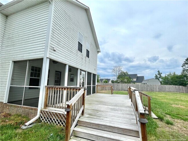 Building Photo - 82 Essex Ct W