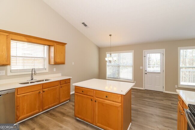Building Photo - 1295 Mill Shyre Way