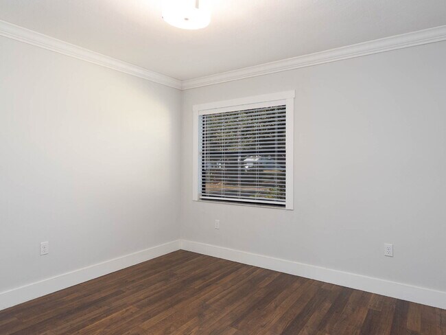 Building Photo - Country-Style Sarasota Living on a Full Acre - Pool Home with Oversized Workshop — Move-In Ready Now