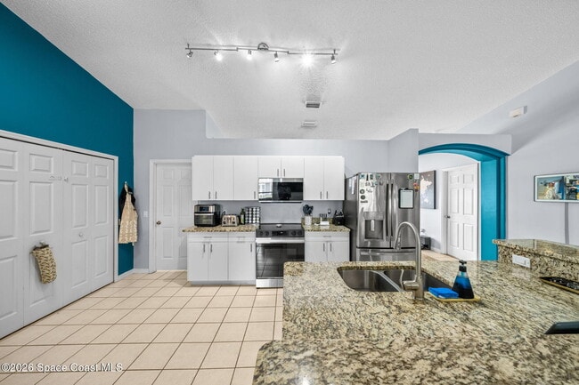 Building Photo - 831 Koln Ct NW