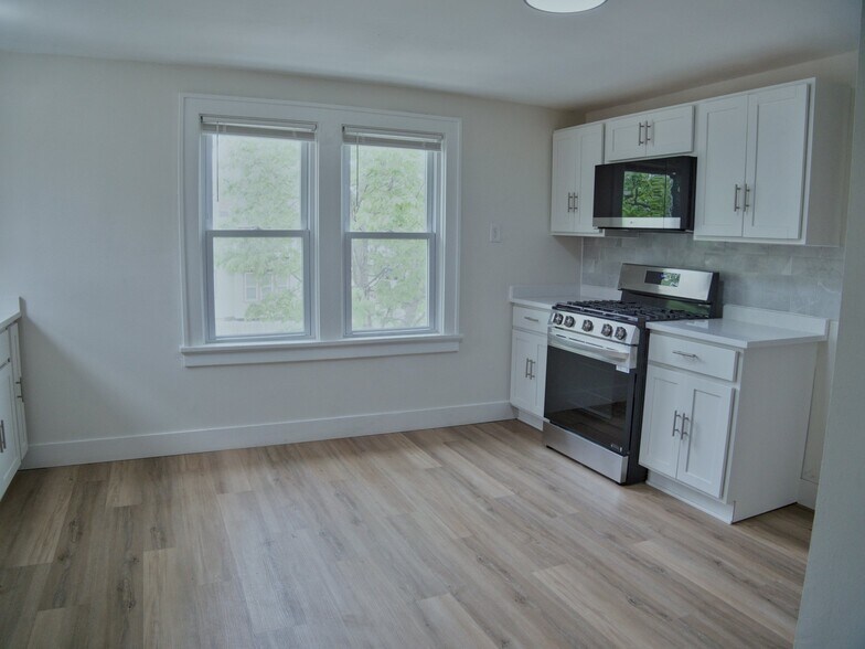 Building Photo - 1301 S 63rd St
