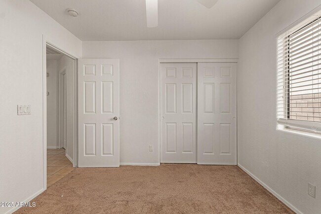 Building Photo - 17573 W Dalea Dr