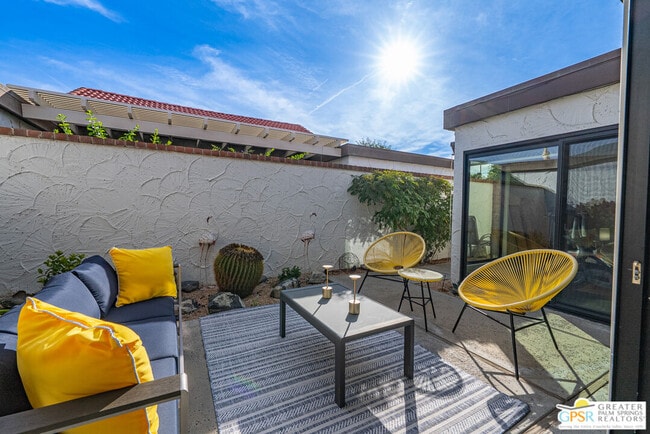 Building Photo - 4545 E 7 Lakes Dr