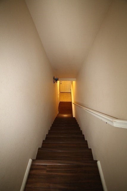 Building Photo - 2 Bedroom Condo near Downtown!
