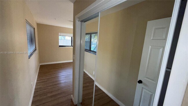 Building Photo - 6625 SW 49th St