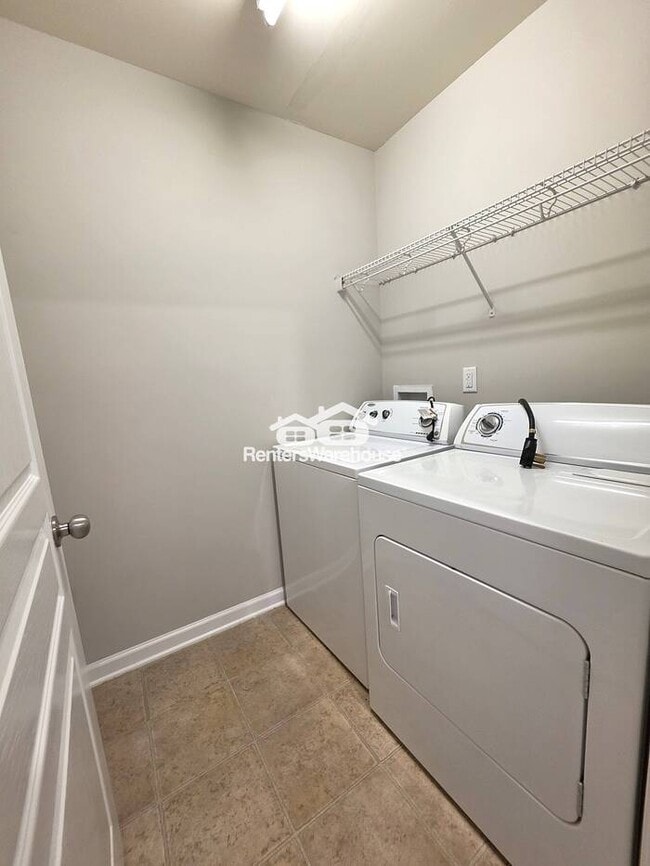 Building Photo - Beautiful 3-bedroom townhome in North Rale...