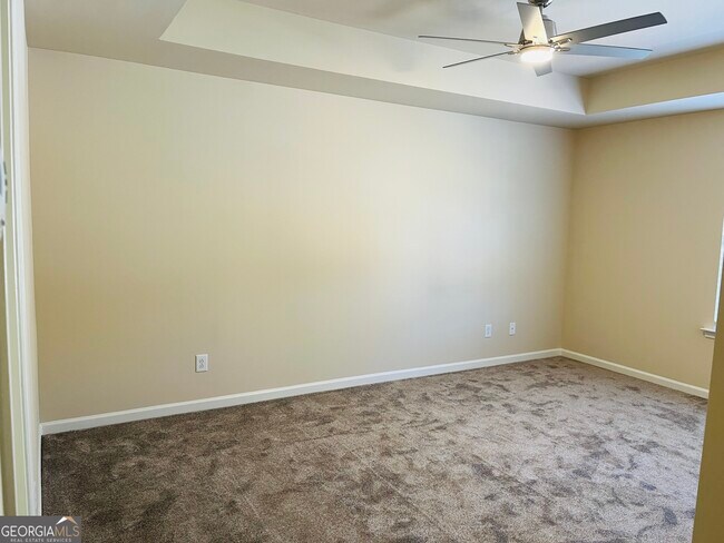 Building Photo - 261 Stillwood Dr