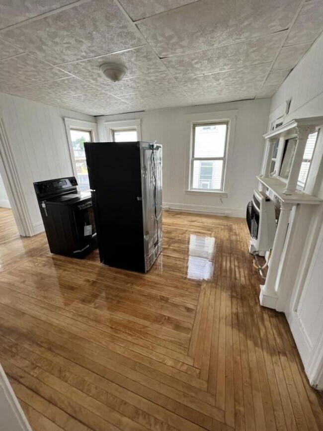 Building Photo - 273 Grafton St