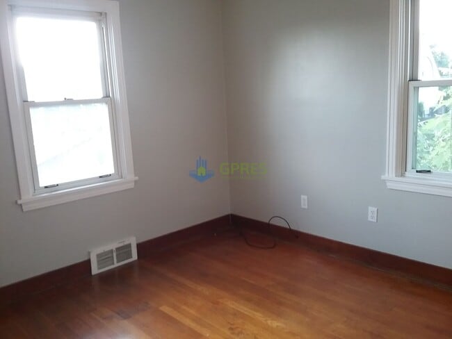 Building Photo - House for rent in the heart of Oakmont