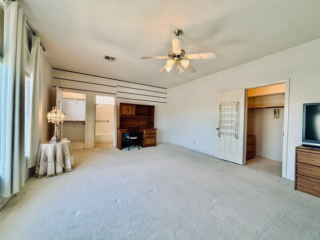 Building Photo - Partially furnished-Lovely 5 bedroom, 3 bath home in Legacy Master Series Community! $500 off fir...